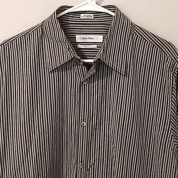 Calvin Klein Modern Fit Button Down Shirt. Sz Lg - Picture 2 of 9